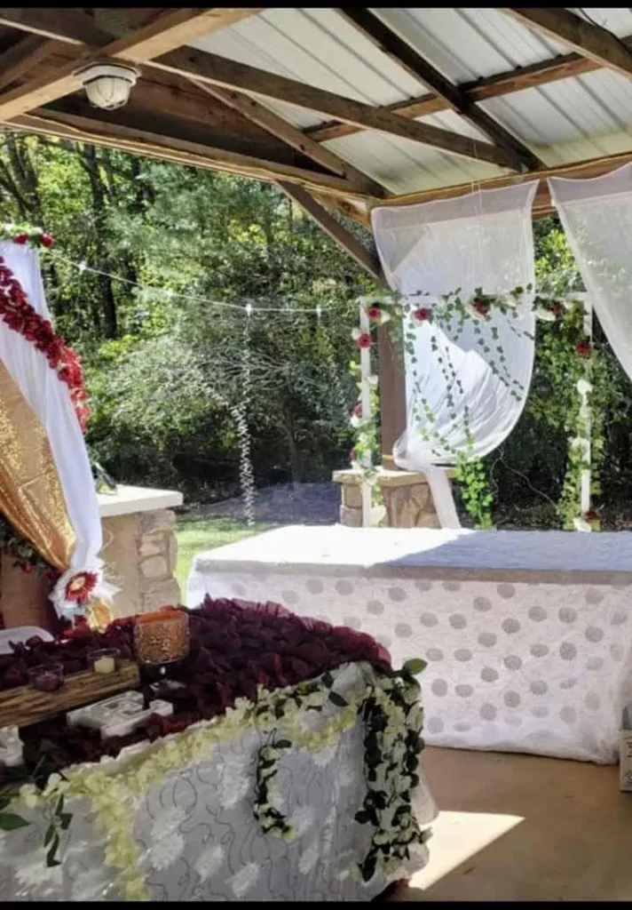 Wedding at Deer Crossing Lodge near Helen, GA &mdash; Baqnuet Table