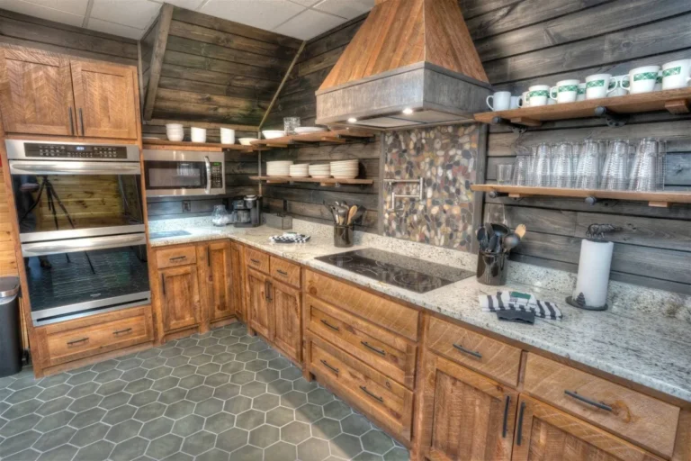 Dear Crossing Lodge Kitchen