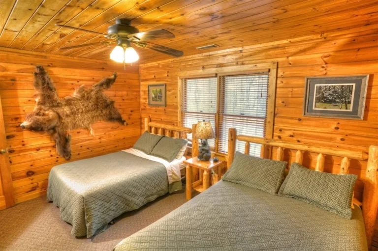 Deer Crossing Lodge Bedroom #2 near Helen, GA