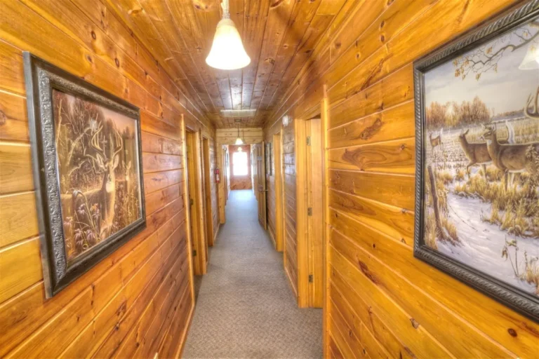 Deer Crossing Lodge Hallway near Helen, GA
