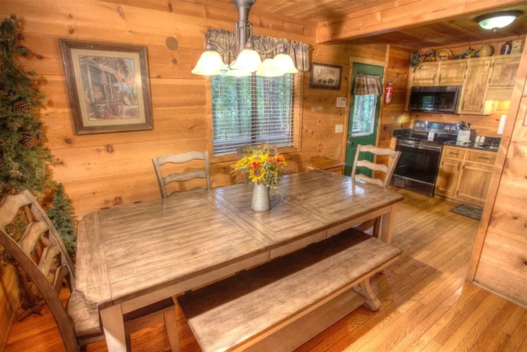 Fox Ridge Dining Table near Helen, GA