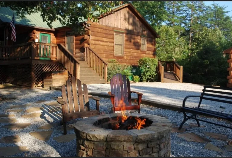 131 Hutch Mountain 8 Hutch Mountain cabin with panoramic mountain views near Helen GA