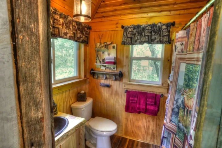 910 Meine Huette 15 Meine Huette Cabin Bathroom Shower in Sautee Nacoochee, GA