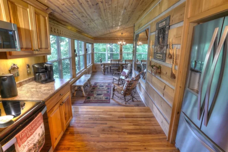 910 Meine Huette 3 Meine Huette Cabin Foyer in Sautee Nacoochee, GA