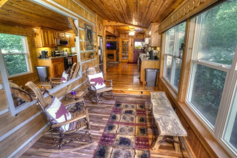 910 Meine Huette 2 Meine Huette Rocking Chairs in Sautee Nacoochee, GA