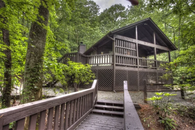 165 Southern Seclusion 14 Southern Seclusion private cabin bordering Chattahoochee National Forest near Helen GA