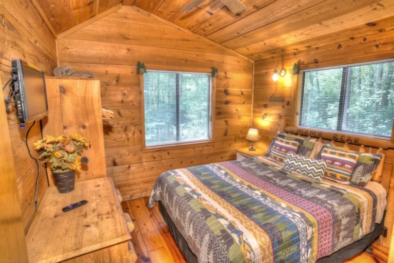 Three Bears Master Bedroom in Sautee Nacoochee, GA